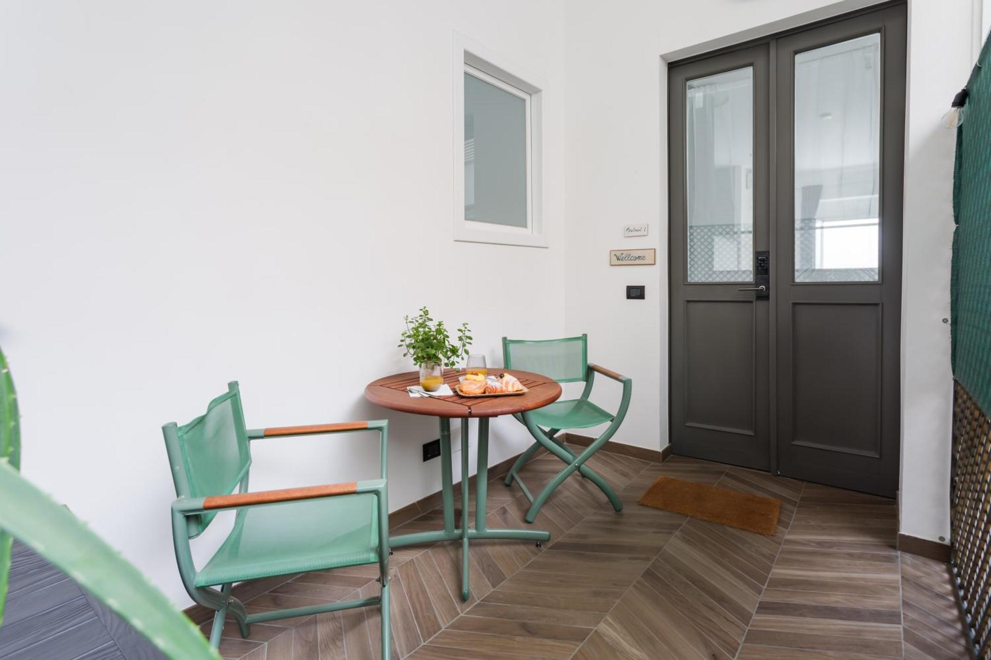 Archihouse Suites Naples Luaran gambar